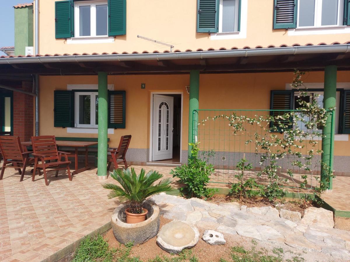 Vila Paula Malinska Luaran gambar